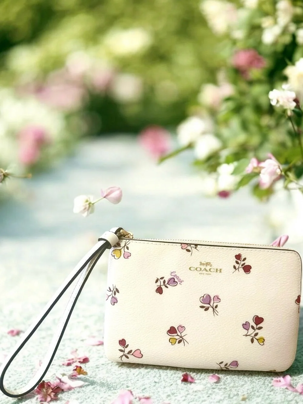 COACH Corner Zip Heart Print Chalk Leather Wristlet with  Floral Accents NWT